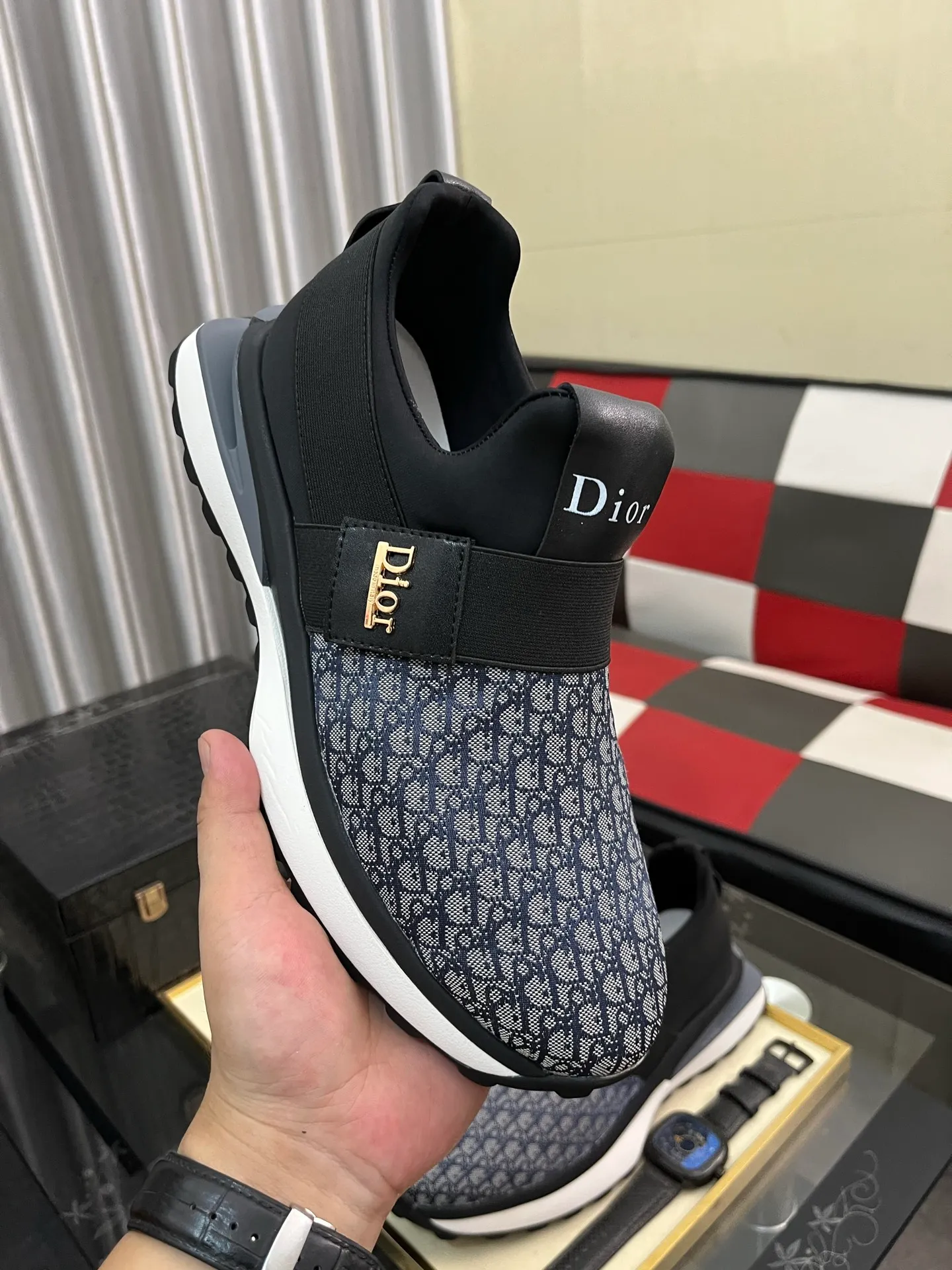 Men's Men's Shoes 💰458⌚️⌚️Dior [Dior] men's casual and trendy shoes are on the market! Strong British fashion style, the upper is made of nubuck leather with printed fabrics, comfortable pigskin lining, and original molded outsole. Designed by European and American masters, the perfect shape creates high quality, super versatile and very comfortable. High-end without losing taste, fashionable and novel! Code number: 38～442️⃣Colors available